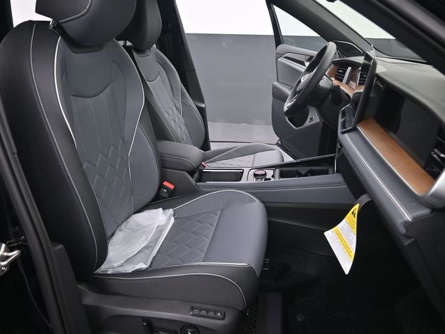 2025 Volkswagen Tiguan 2.0T SEL R-Line