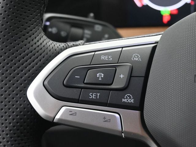 2025 Volkswagen Tiguan 2.0T SEL R-Line