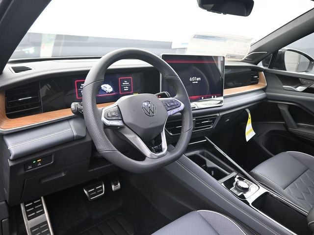 2025 Volkswagen Tiguan 2.0T SEL R-Line