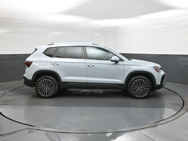 2027 Volkswagen Taos 1.5T SE