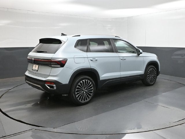 2027 Volkswagen Taos 1.5T SE