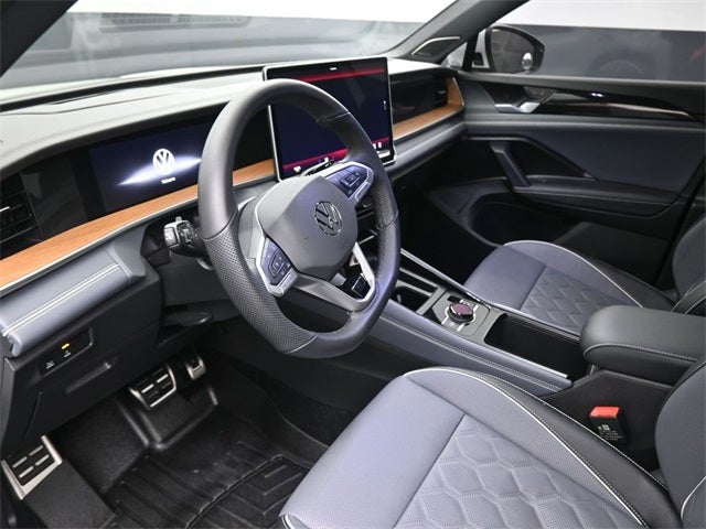 2026 Volkswagen Tiguan 2.0T SEL R-Line Turbo