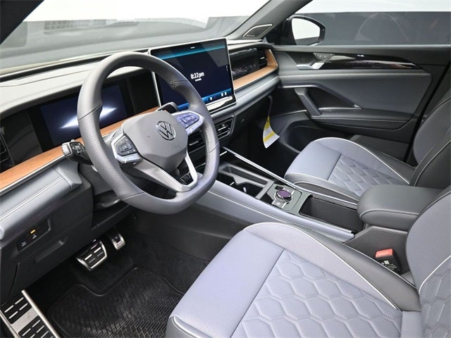 2026 Volkswagen Tiguan 2.0T SEL R-Line Turbo