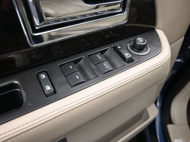 2015 Lincoln Navigator Base