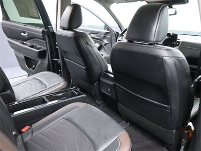 2022 Nissan Pathfinder Platinum