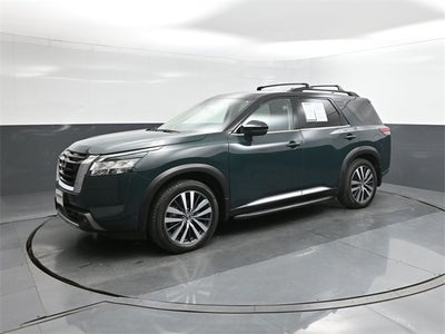 2022 Nissan Pathfinder Platinum