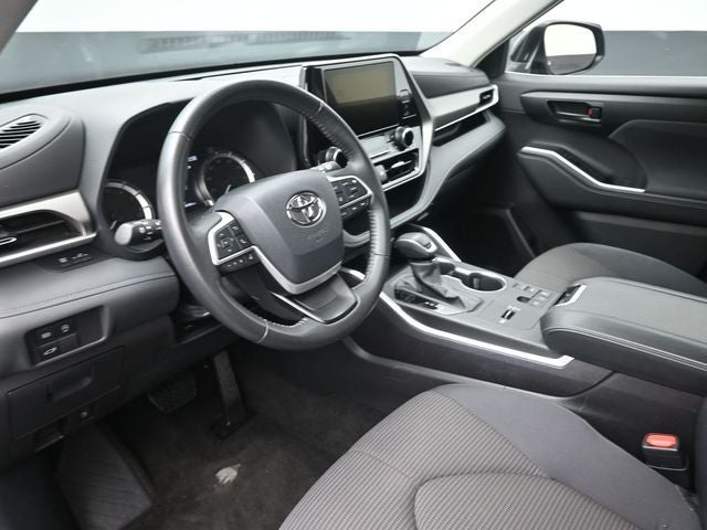 2025 Toyota Highlander LE