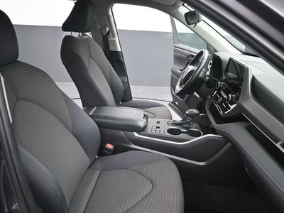 2025 Toyota Highlander LE