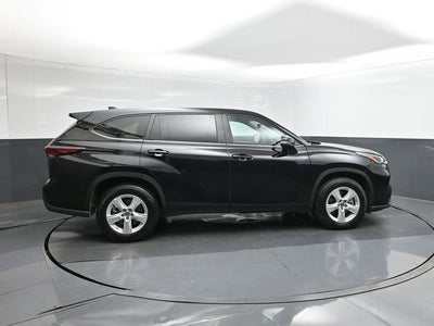 2025 Toyota Highlander LE
