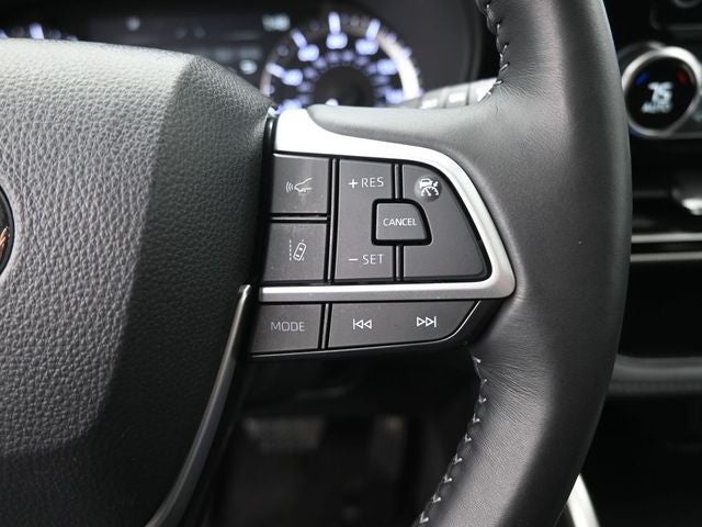 2025 Toyota Highlander LE