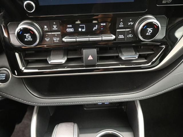 2025 Toyota Highlander LE