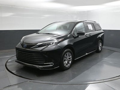 2024 Toyota Sienna XLE