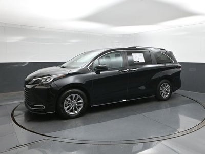 2024 Toyota Sienna XLE