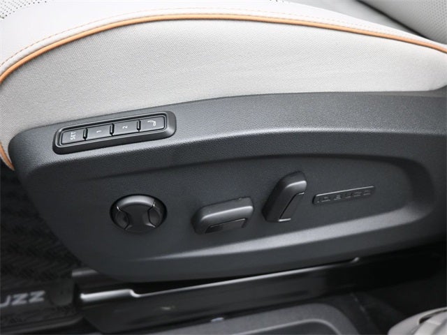 2025 Volkswagen ID. Buzz Pro S Plus