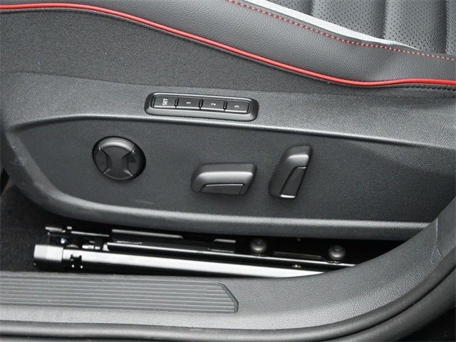 2025 Volkswagen Golf GTI 2.0T SE