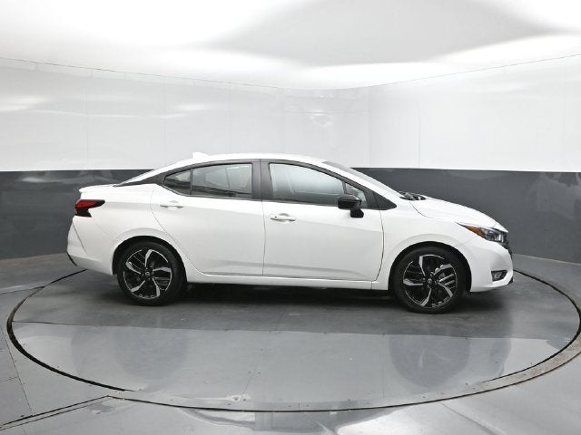2024 Nissan Versa 1.6 SR
