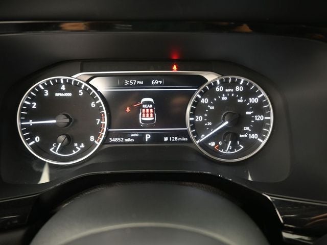 2025 Nissan Pathfinder SV
