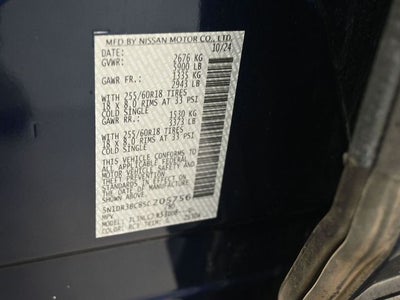 2025 Nissan Pathfinder SV