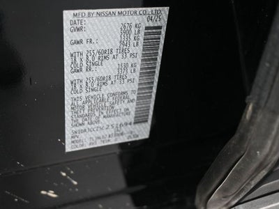 2025 Nissan Pathfinder SL