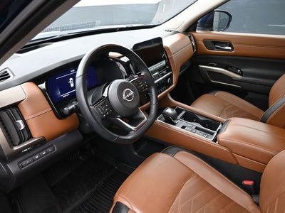 2023 Nissan Pathfinder Platinum