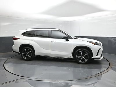 2022 Toyota Highlander XSE