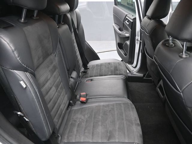 2023 Mitsubishi Outlander Base