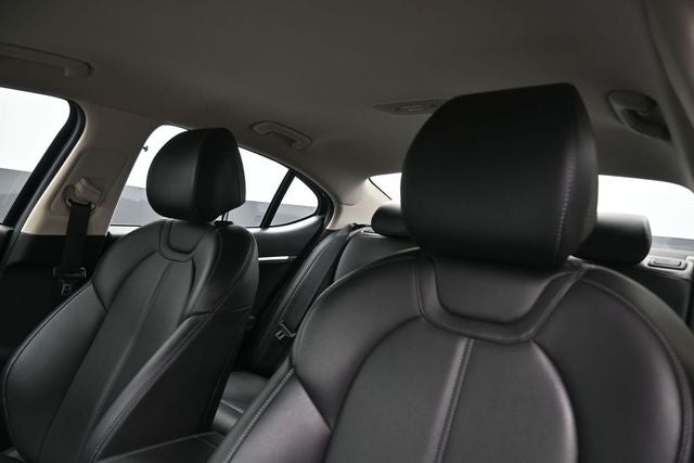 2024 Genesis G70 2.5T