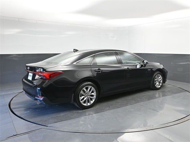 2021 Toyota Avalon Hybrid XLE Plus
