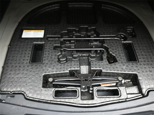 2021 Toyota Avalon Hybrid XLE Plus