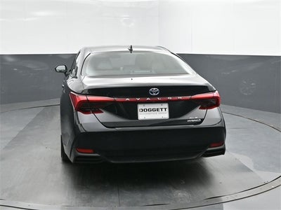 2021 Toyota Avalon Hybrid XLE Plus