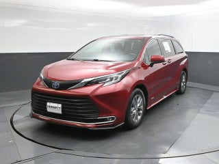 2021 Toyota Sienna XLE 8 Passenger
