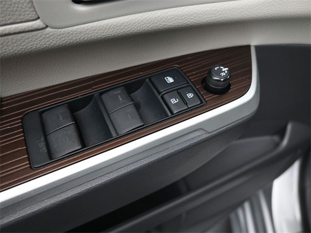 2022 Toyota Sienna XLE 8 Passenger