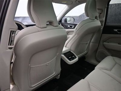 2022 Volvo XC60 B6 Inscription