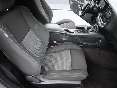 2017 Dodge Challenger SXT