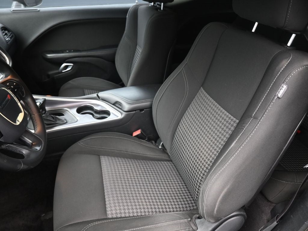 2017 Dodge Challenger SXT