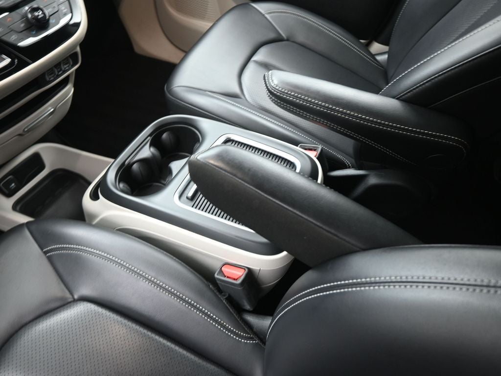 2023 Chrysler Pacifica Hybrid Touring L