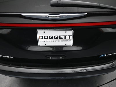 2023 Chrysler Pacifica Hybrid Touring L