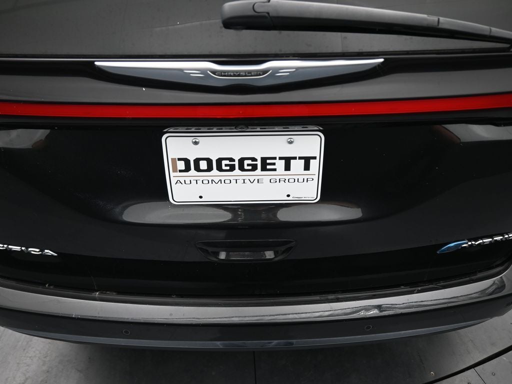 2023 Chrysler Pacifica Hybrid Touring L