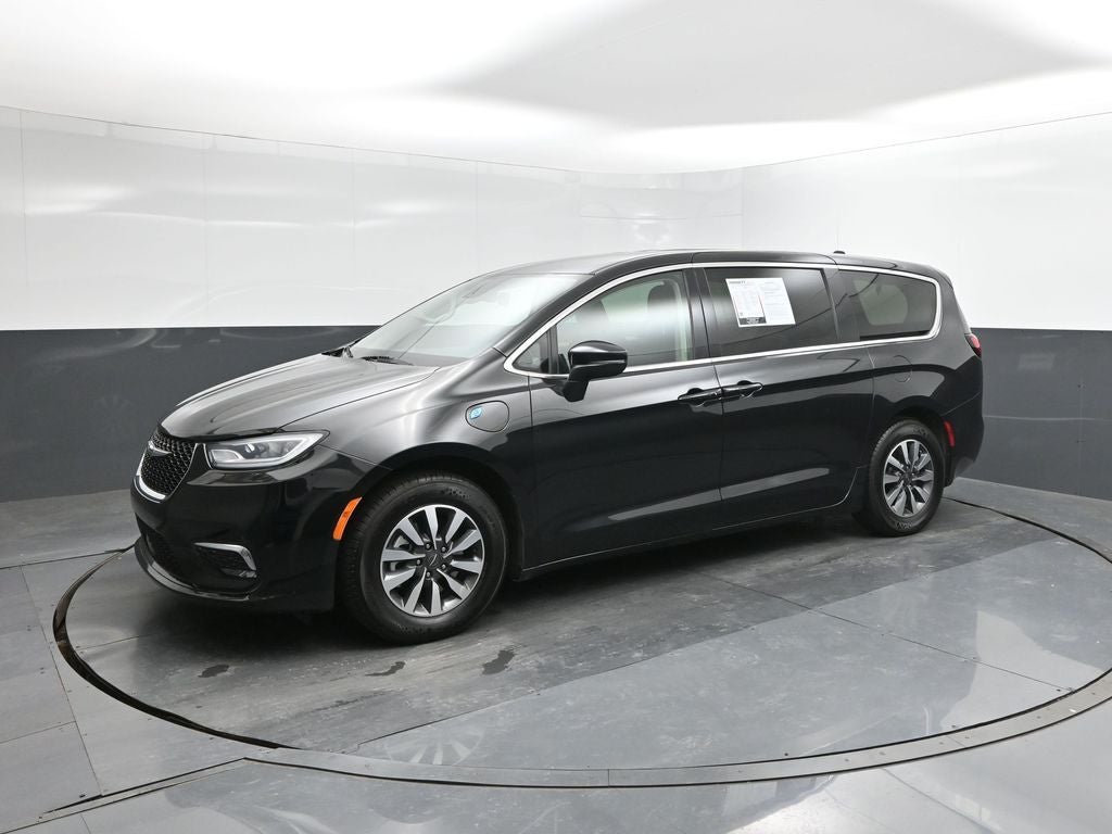 2023 Chrysler Pacifica Hybrid Touring L
