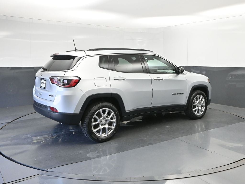 2024 Jeep Compass Latitude Lux