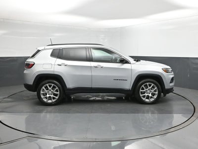 2024 Jeep Compass Latitude Lux