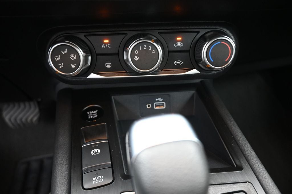 2025 Nissan Kicks S