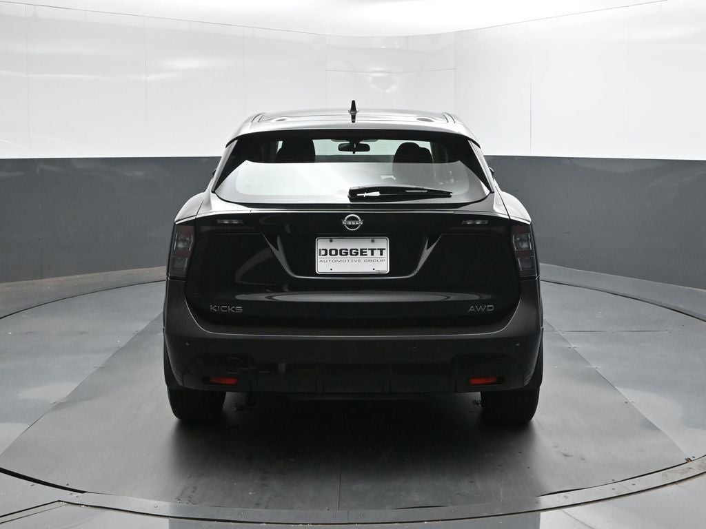 2025 Nissan Kicks S