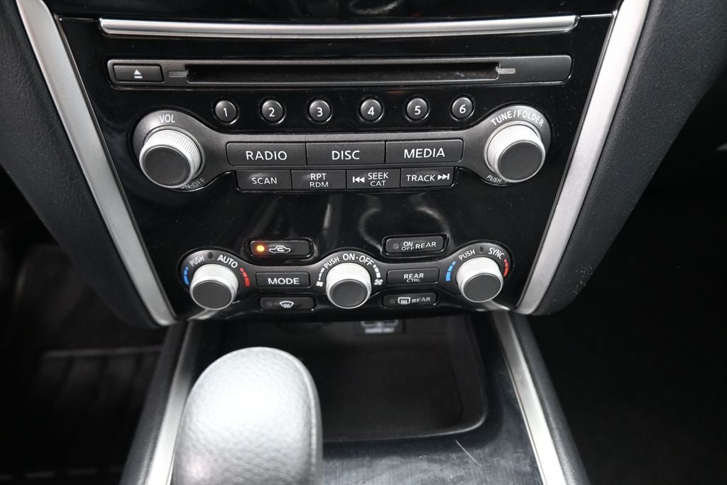 2020 Nissan Pathfinder S