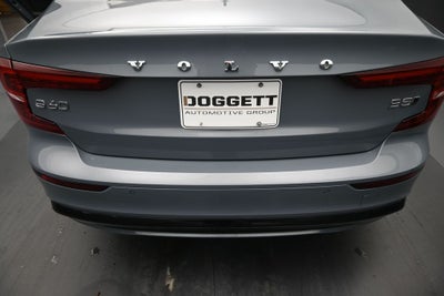 2024 Volvo S60 B5 Core Dark Theme