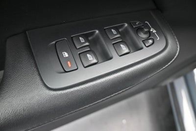 2024 Volvo S60 B5 Core Dark Theme