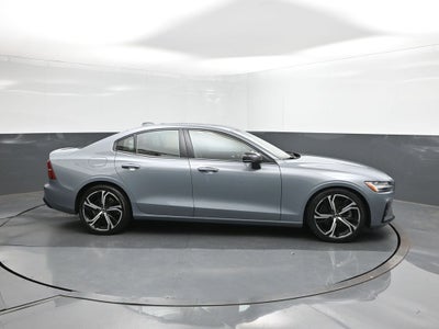 2024 Volvo S60 B5 Core Dark Theme