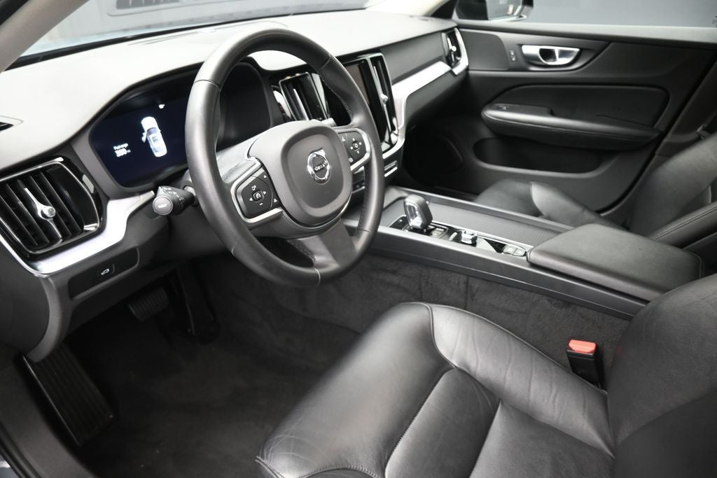 2024 Volvo S60 B5 Core Dark Theme