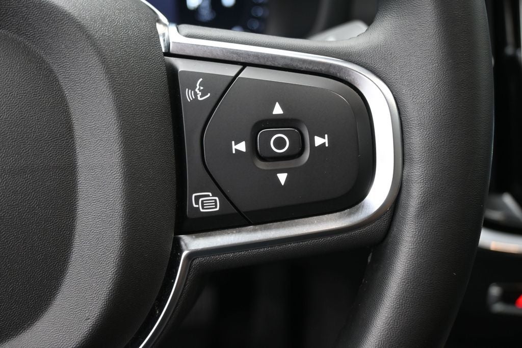 2024 Volvo S60 B5 Core Dark Theme