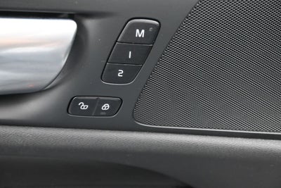 2024 Volvo S60 B5 Core Dark Theme